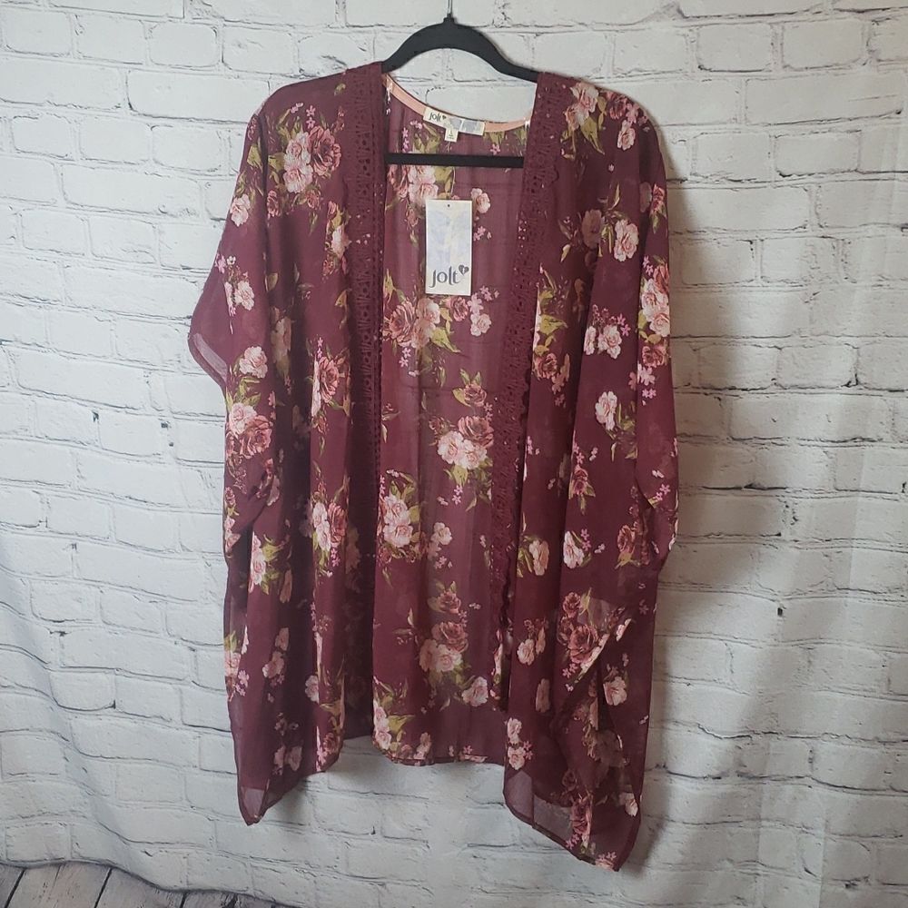 ‎💜NWT Floral Cover